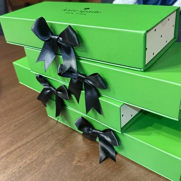 lNWT! ♠️ kate spade 3-pair gift set cozy low socks. Limited edition KS gift box! - Picture 10 of 15